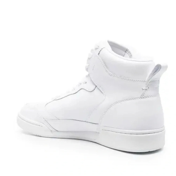 Athletic_Shoes